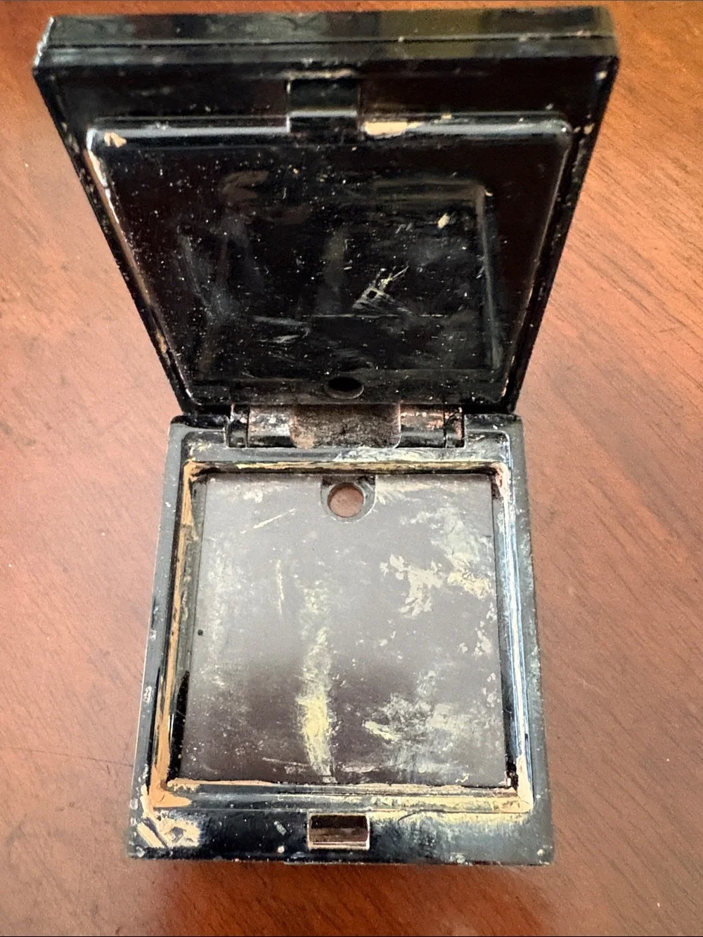 TRISH MCEVOY Medium Refillable Double-Decker Compact